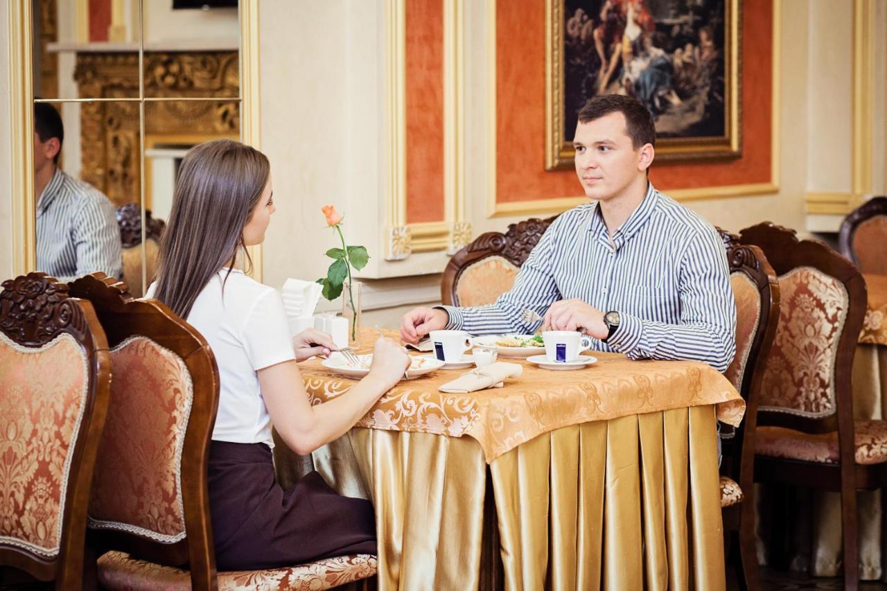 Hotel Versailles Luck Exteriér fotografie